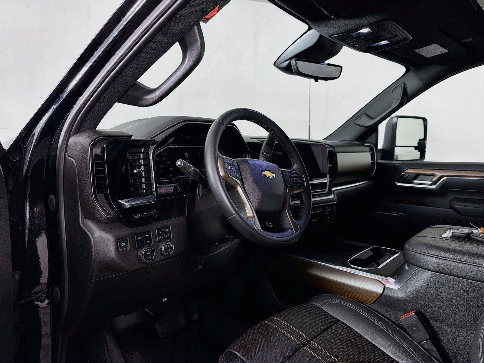 Used 2024 Chevrolet Silverado 3500 High Country w/ High Country Premium Package AWD/4WD image 16