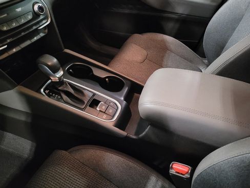 Used 2019 Hyundai Santa Fe SEL FWD image 26