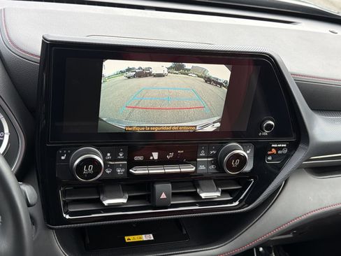 Used 2023 Toyota Highlander XSE AWD/4WD image 19