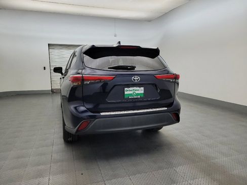 Used 2021 Toyota Highlander L FWD image 6