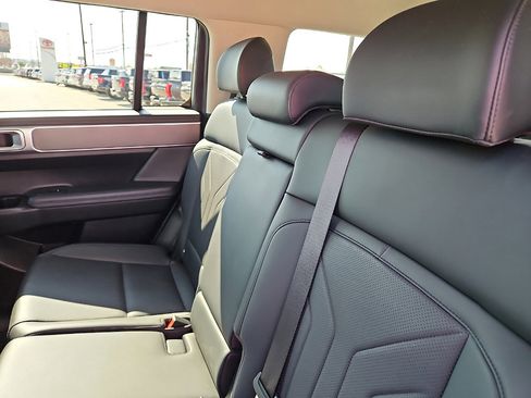 Used 2024 Hyundai Santa Fe XRT image 9