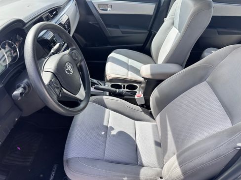 Used 2015 Toyota Corolla LE FWD image 5