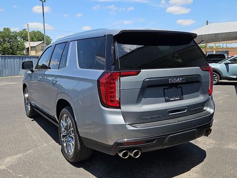 Used 2024 GMC Yukon Denali Ultimate AWD/4WD image 3