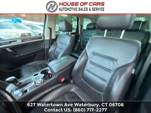 Used 2016 Volkswagen Touareg Sport image 20