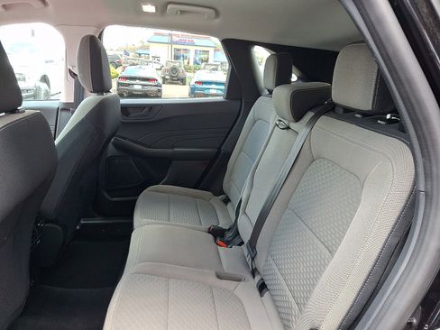 Used 2022 Ford Escape SE w/ SE Sport Appearance Package image 11