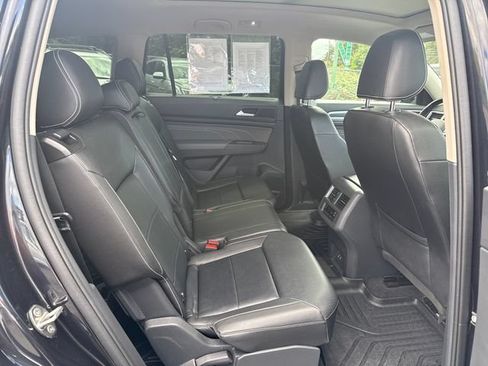 Used 2023 Volkswagen Atlas SEL R-Line AWD/4WD image 10