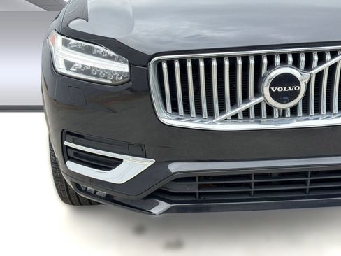 Certified 2023 Volvo XC90 B6 Plus w/ Protection Package Premier AWD/4WD image 11