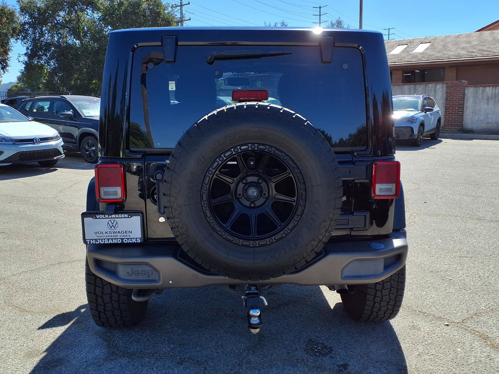 Used 2016 Jeep Wrangler Sahara AWD/4WD image 8