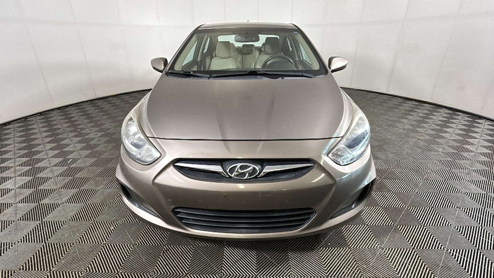Used 2013 Hyundai Accent GLS FWD image 9