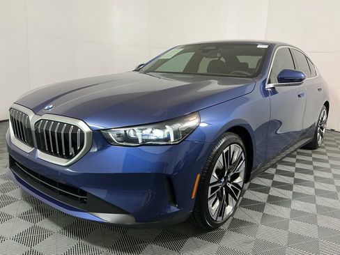 Certified 2025 BMW 530i w/ Premium Package image 2