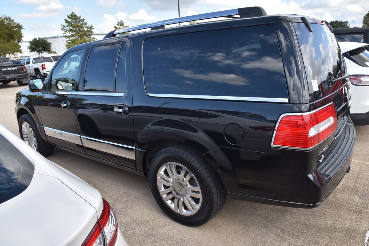 Used 2014 Lincoln Navigator L 2WD image 9
