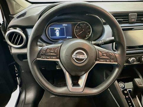 Used 2025 Nissan Versa SV FWD image 17