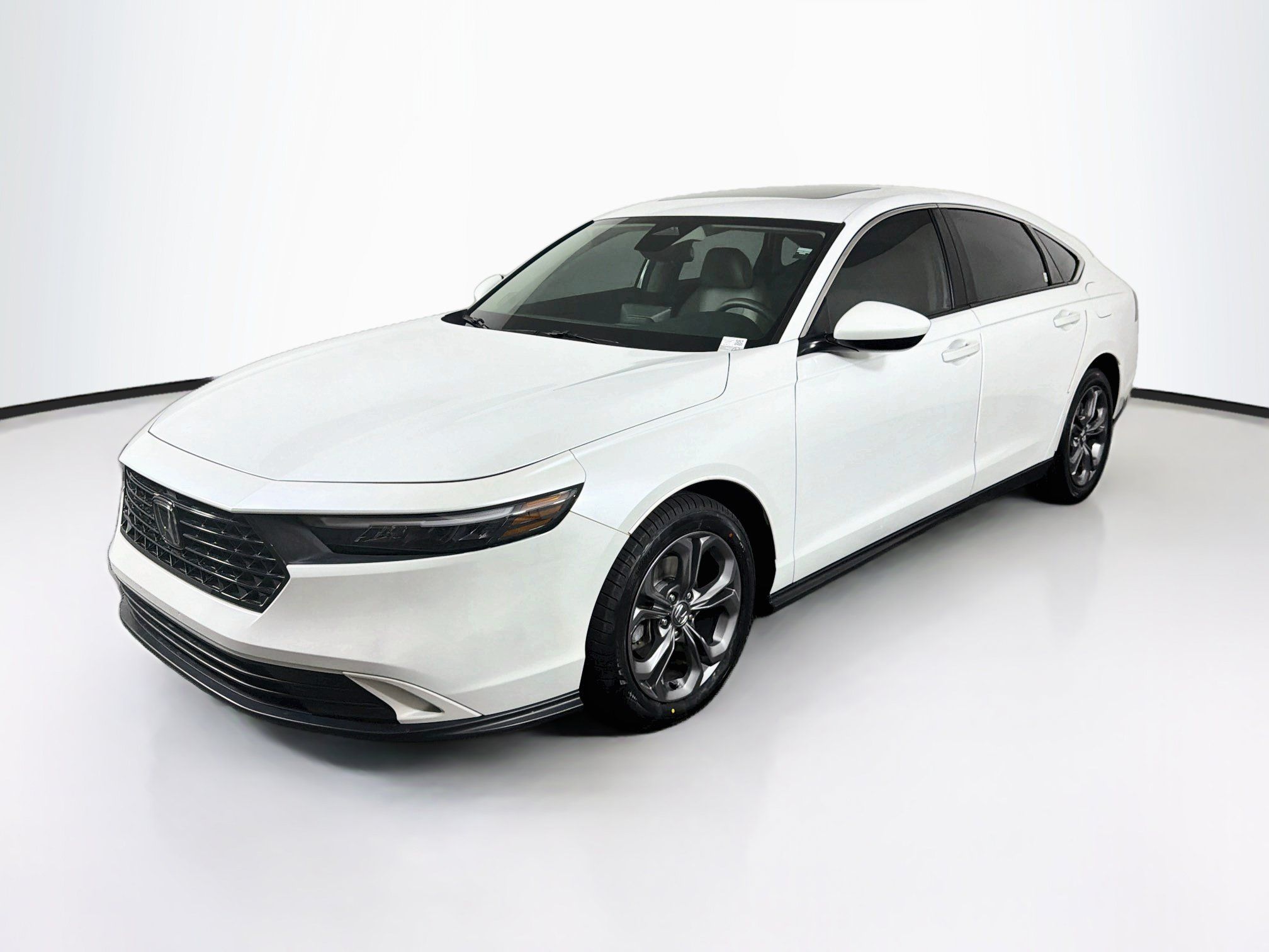 Used 2023 Honda Accord EX image 3