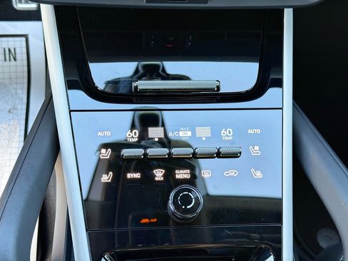 Used 2024 Porsche Cayenne Turbo image 33