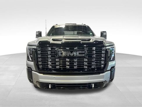Used 2025 GMC Sierra 2500 Denali Ultimate AWD/4WD image 2