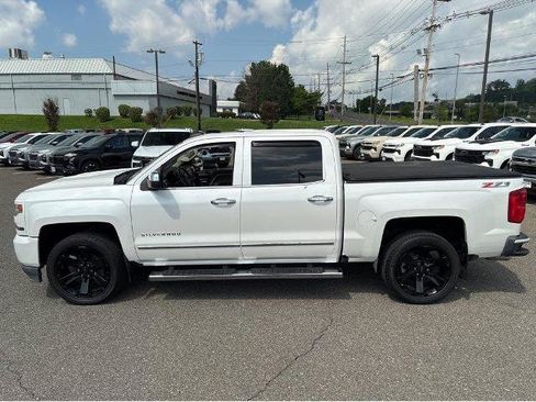 Used 2017 Chevrolet Silverado 1500 LTZ Z71 w/ LTZ Plus Package AWD/4WD image 15