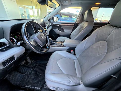 Used 2021 Toyota Highlander Platinum AWD/4WD image 14