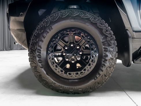 Used 2024 GMC Hummer EV 3X w/ Omega Edition AWD/4WD image 4