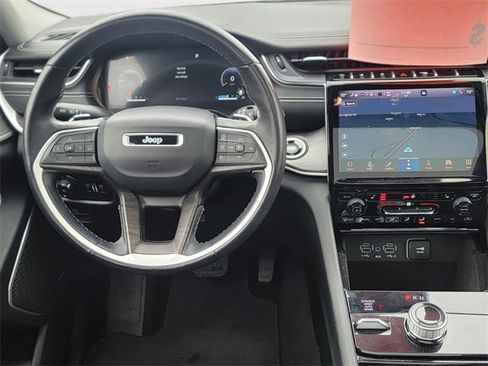Used 2022 Jeep Grand Cherokee L Limited image 20