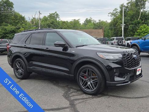 Certified 2025 Ford Explorer ST-Line w/ Premium Package AWD/4WD image 1