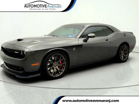 Used 2016 Dodge Challenger SRT Hellcat RWD image 1