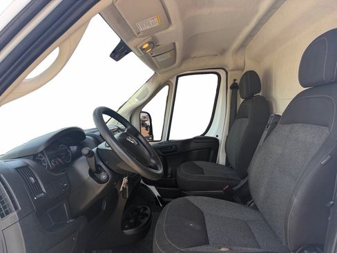 Used 2018 RAM ProMaster 2500 FWD image 9