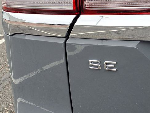 New 2026 Volkswagen Atlas SE image 8