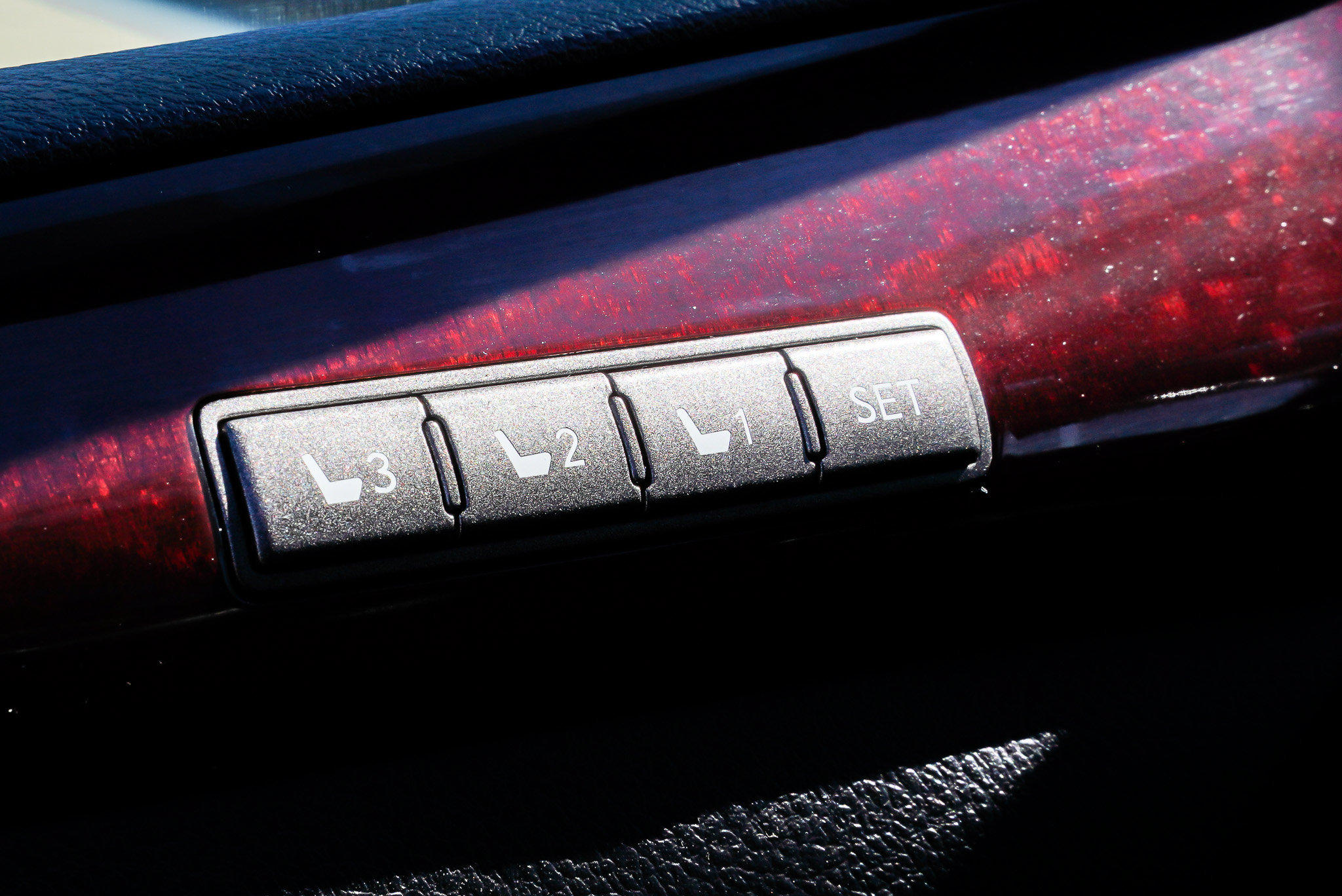 Used 2015 Lexus LX 570 4WD w/ Luxury Package image 26
