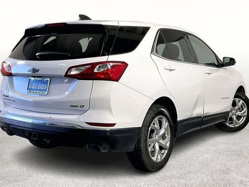 Used 2018 Chevrolet Equinox LT image 2