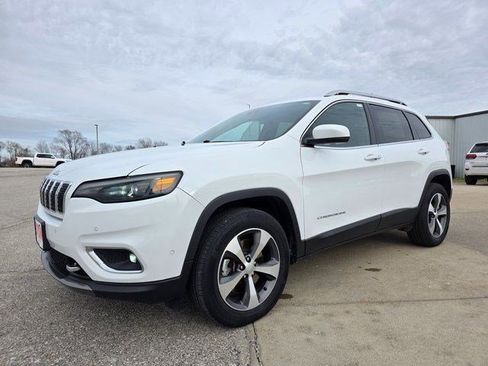 Used 2021 Jeep Cherokee Limited w/ Elite Package AWD/4WD image 3