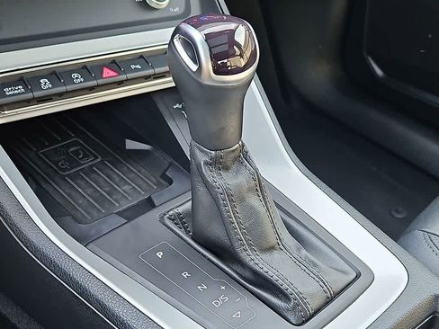 Used 2024 Audi Q3 2.0T Premium image 14