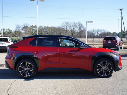 Used 2023 Toyota bZ4X Limited image 23