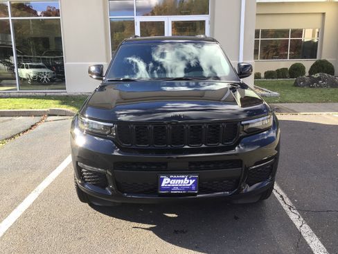 New 2025 Jeep Grand Cherokee L Limited image 2