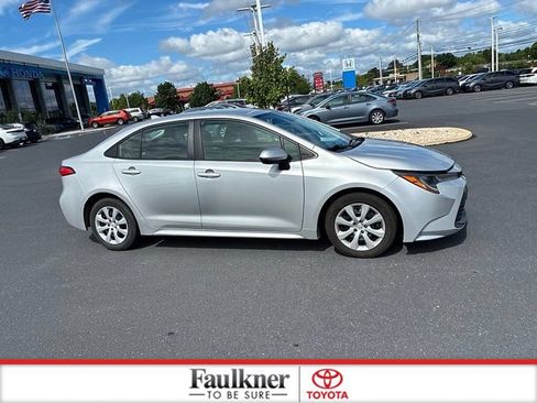 Used 2024 Toyota Corolla LE FWD image 4