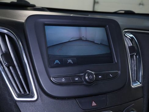 Used 2018 Chevrolet Malibu LT FWD image 27
