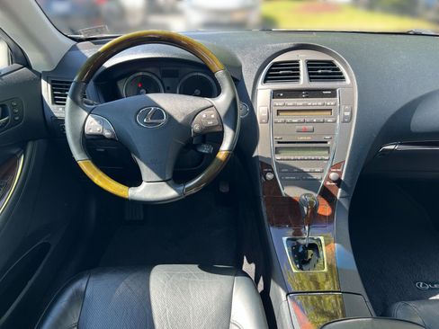Used 2010 Lexus ES 350 w/ Preferred Accessory Package FWD image 20