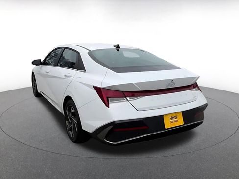 Used 2025 Hyundai Elantra Limited image 15