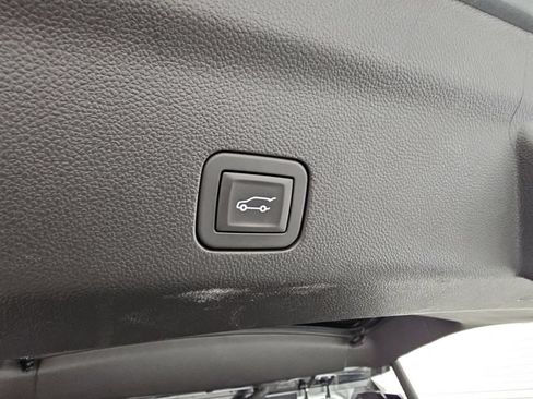 Used 2026 Chevrolet Tahoe High Country AWD/4WD image 39