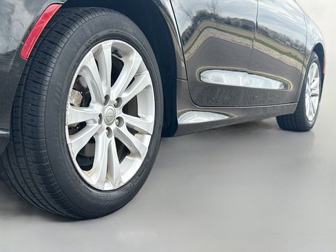 Used 2015 Chrysler 200 Limited w/ Convenience Group FWD image 14