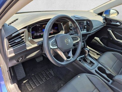 Used 2023 Volkswagen Jetta SE FWD image 7