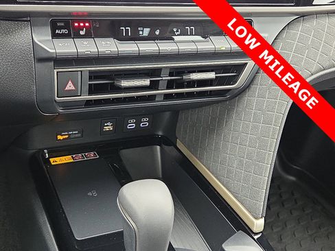 Used 2026 Toyota Camry XLE image 19