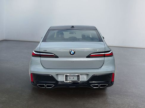 Certified 2023 BMW 760i xDrive image 4