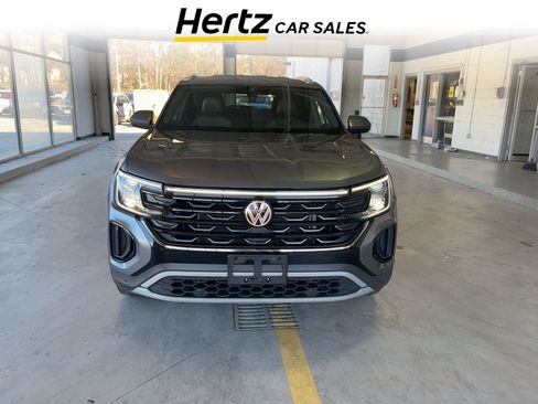 Used 2025 Volkswagen Atlas Cross Sport SE image 1
