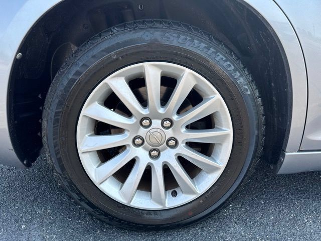 Used 2014 Chrysler 300 RWD image 15
