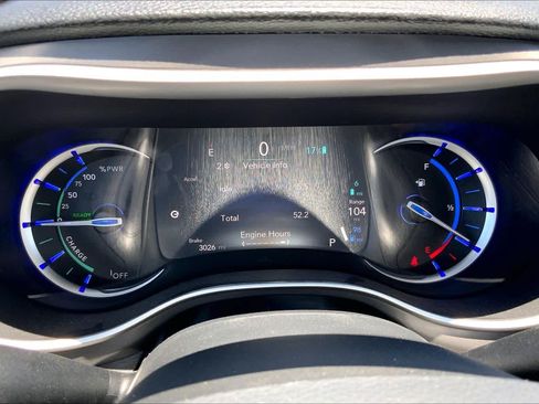Used 2025 Chrysler Pacifica Select FWD image 26
