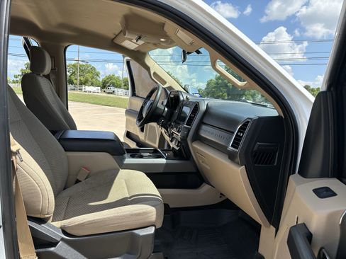 Used 2018 Ford F350 XLT w/ XLT Premium Package AWD/4WD image 17