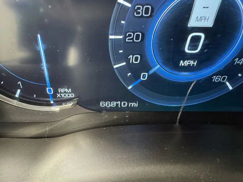 Used 2018 Cadillac Escalade Luxury w/ LPO, Radiant Package image 15