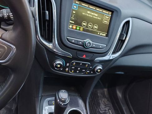 Used 2019 Chevrolet Equinox LT image 10
