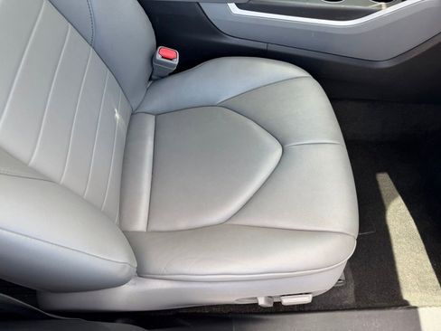 Used 2023 Toyota Highlander XLE FWD image 18