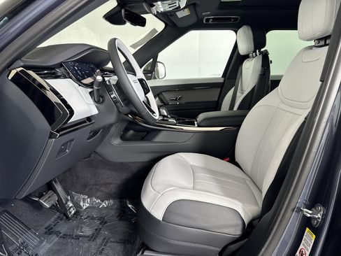 New 2025 Land Rover Range Rover Sport Dynamic SE image 24